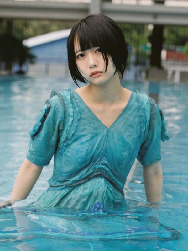 [JP] Ano (あの): 写真集 あの在処 (187 photos)