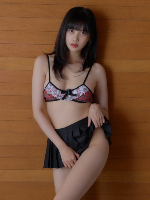 [LE] LEDG-151: GMS (50 photos)