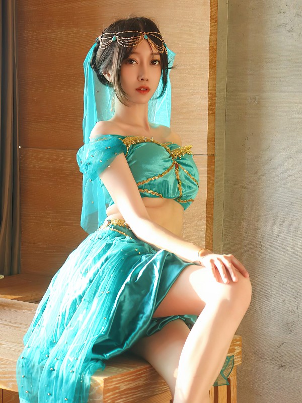 Choi Ji Yun: Princess Peach (Super Mario Bros) (21 photos)