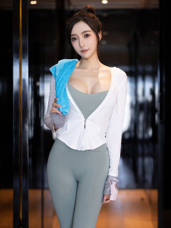 XIUREN No.5424: Yanni (王馨瑶) (81 photos)