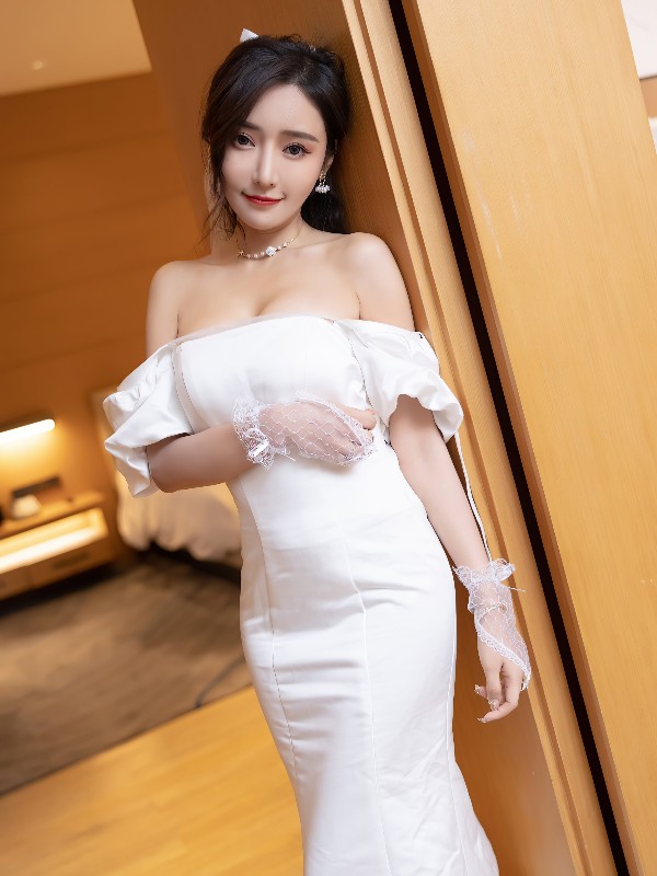 XIUREN No.4356: Yanni (王馨瑶) (83 photos)