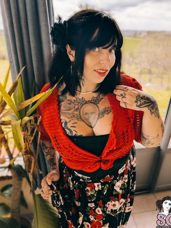 SuicideGirls Rakssiaa – Secret Garden (44 photos)