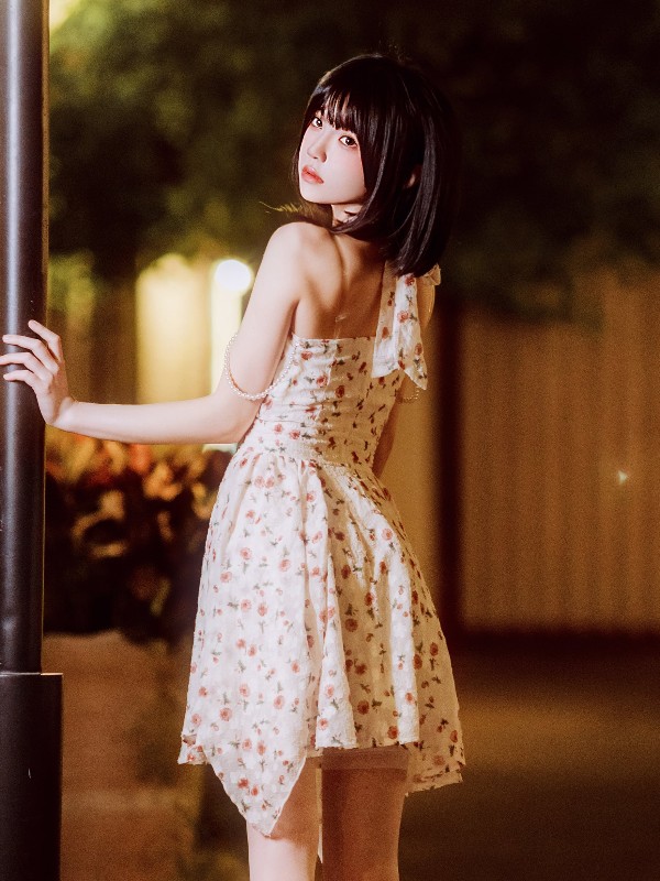 桜桃喵 Vol.162: 蓝衬衫 (44 photos)