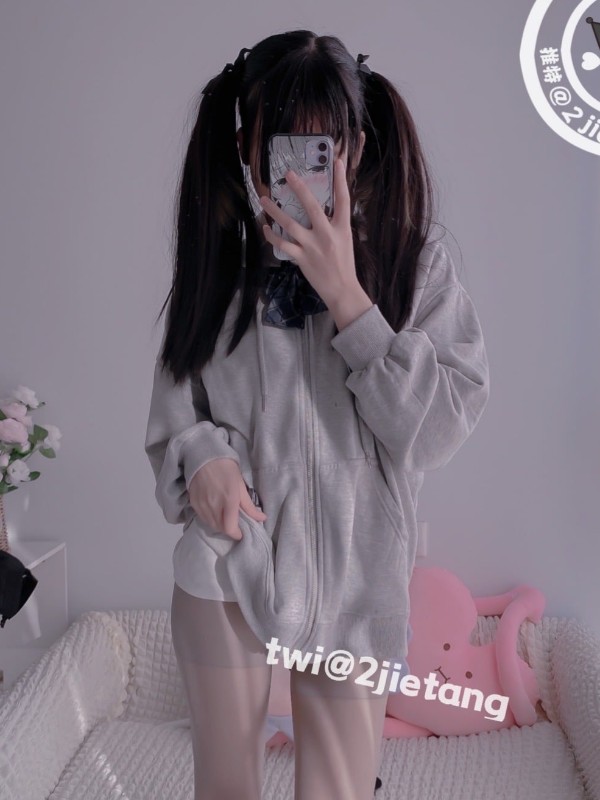 二阶堂: 猫儿黑丝 (122 photos + 1 video)