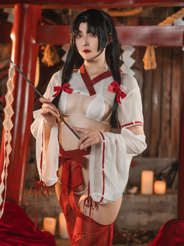 Natsuko夏夏子: 舞娘 (40 photos)