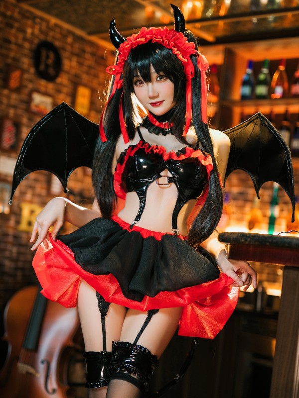 瓜希酱: 爱蜜莉雅 水晶礼服 (28 photos)