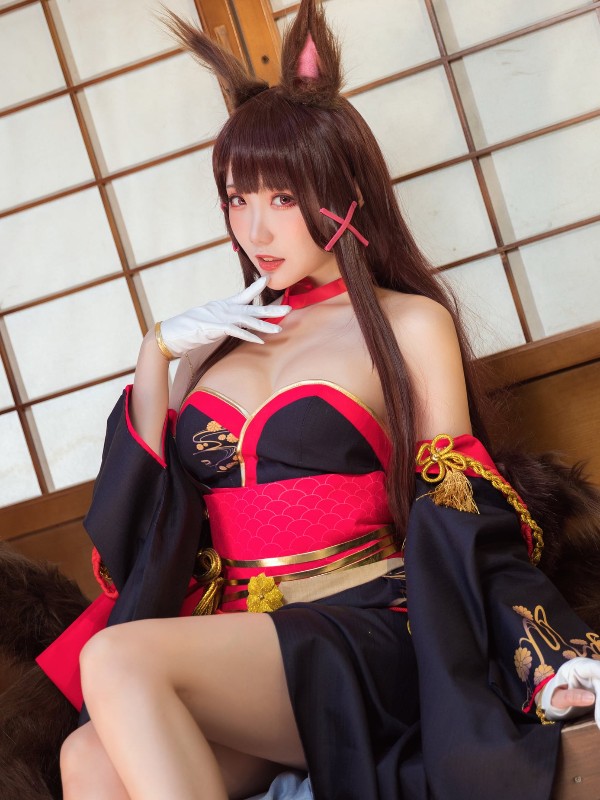 瓜希酱: 英仙座护士 (20 photos)