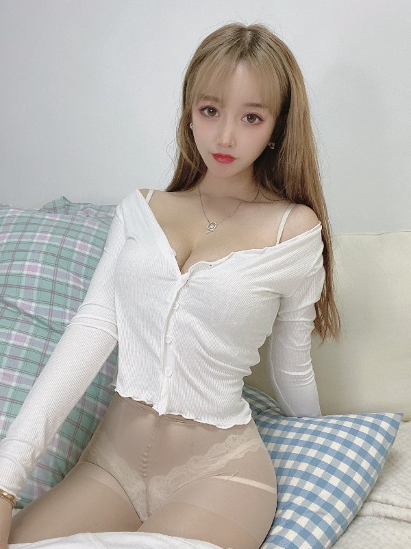 过期米线线喵: 女仆长 (28 photos)