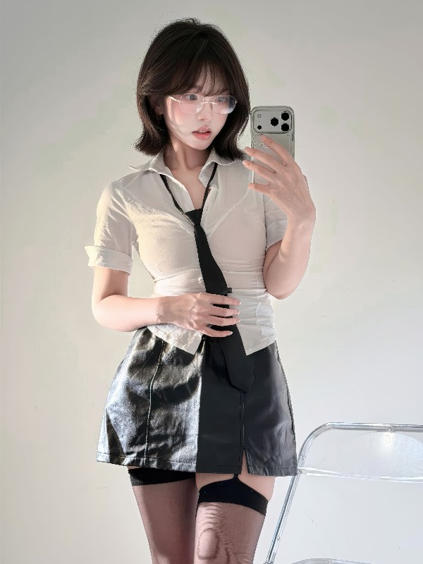 [内购无水印] 袁圆: 修女 (81 photos)