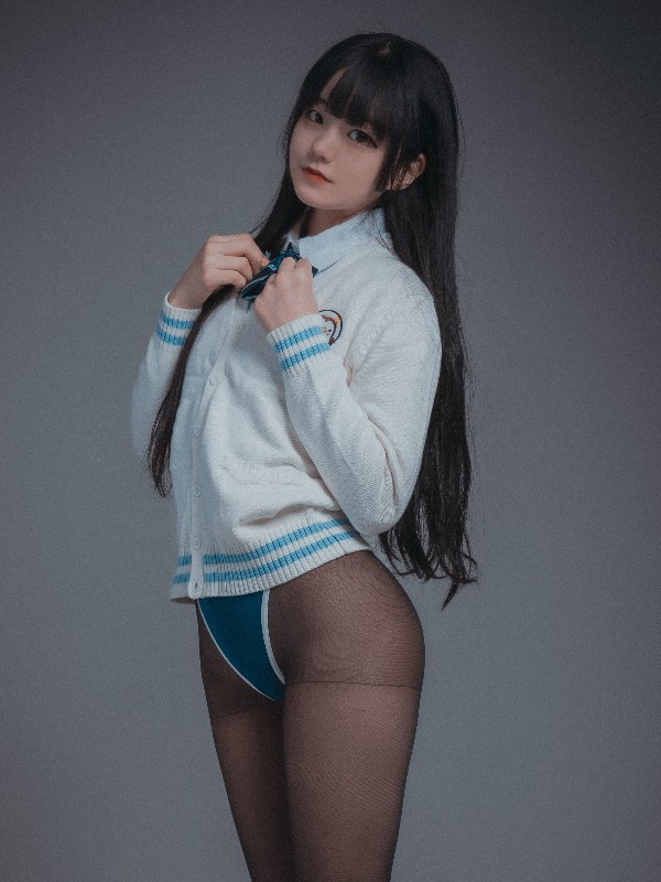 SAINT Photolife – Jeong Jenny (정제니): Jenny Vol.01 (42 photos)