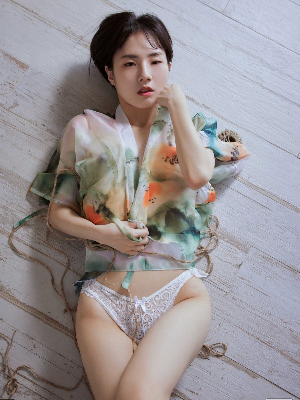 [LE] LEND-011: Ray (49 photos)