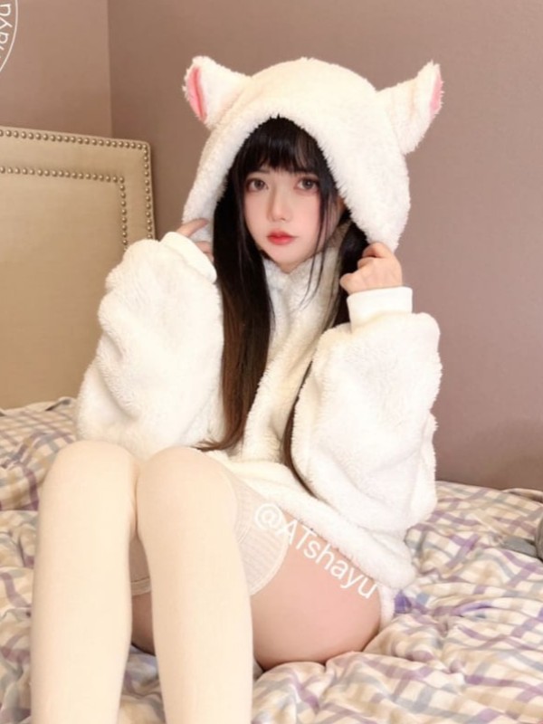 AT鲨: 碧蓝航线 能代女仆 (83 photos + 1 video)