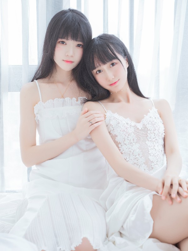 桜桃喵 Vol.044: 斯卡蒂 (16 photos)