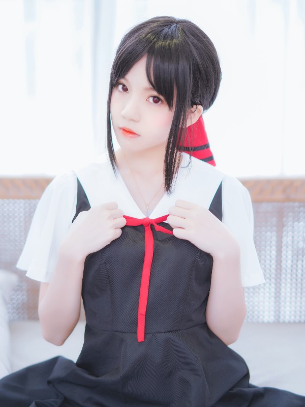 桜桃喵 Vol.028: 画室少女 (17 photos)
