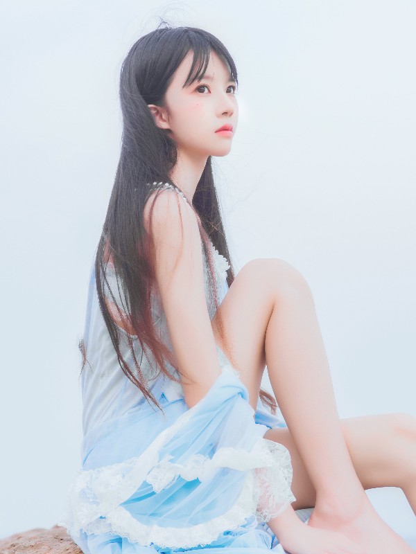 桜桃喵 Vol.018: 耳畔的风 (27 photos)