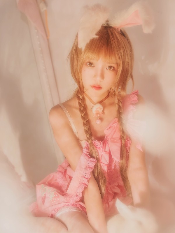 桜桃喵 Vol.015: 冬眠2018系列-冬眠小兔 (49 photos)