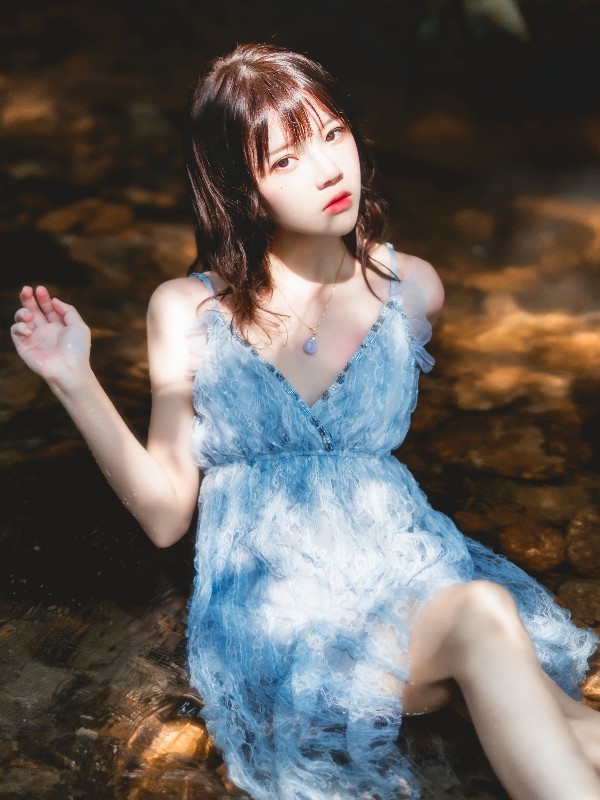 桜喵 Vol.128: 狼来了02 (43 photos)