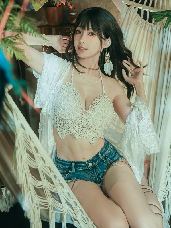 Ely_eee (ElyEE子): Ginkgo Black Cat 銀杏黑貓 (23 photos + 1 video)