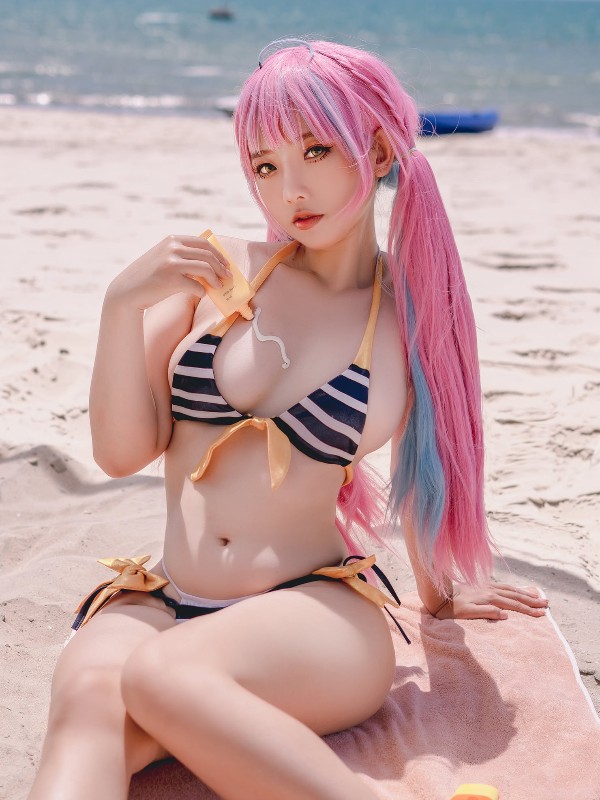 Messie Huang: Pure Bath (26 photos)