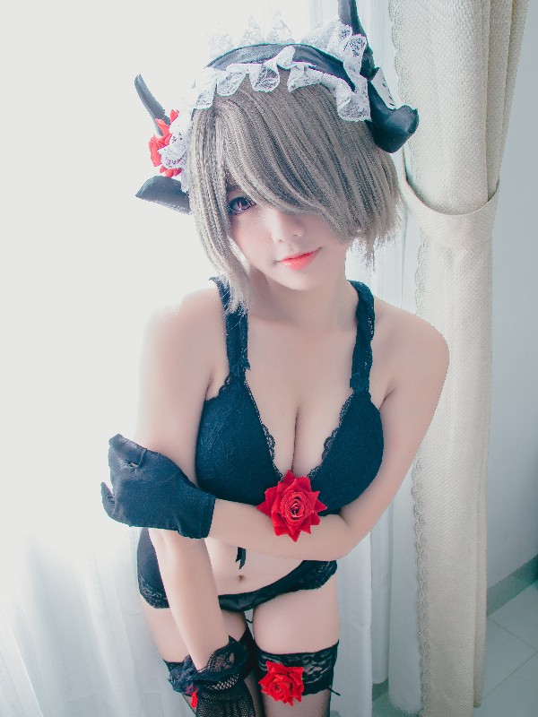 Messie Huang: Sexy Rita (13 photos)