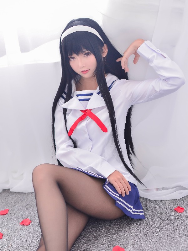 面饼仙儿 No.018: 黑丝情趣旗袍 (21 photos)