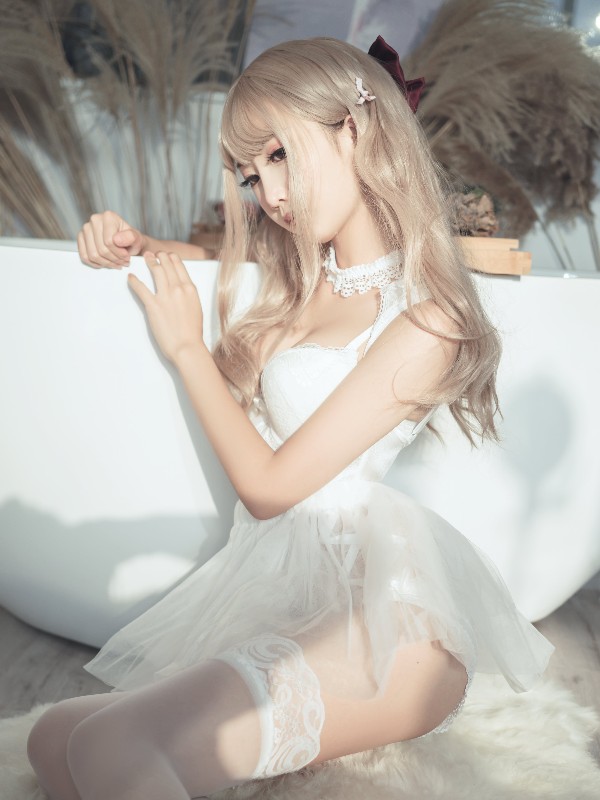 面饼仙儿 No.012: 脑内少女 黑色束衣 (13 photos)