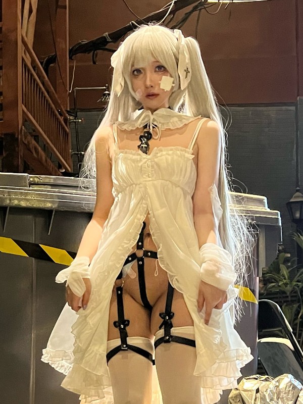 小和甜酒: 恶魔 (41 photos)