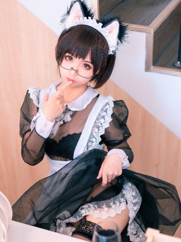 蠢沫沫 (chunmomo) Vol.037: 透明女仆自拍 (42 photos)