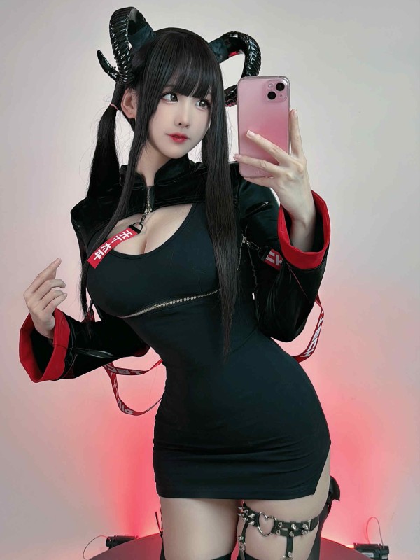 miko酱ww: 透明护士 (34 photos)