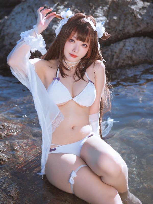 狐玖玖: 拉菲 兔兔城主 (33 photos + 1 video)