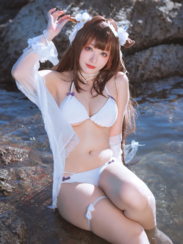 [内购无水印] Zhu Ke Er (朱可儿): 秀人网模特 三亚泳池白袍 (91 photos)