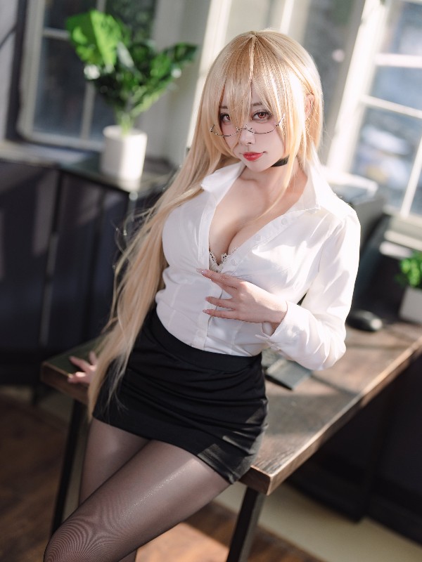 [内购无水印] 鱼子酱Fish: 秀人网模特 小狐狸 (120 photos)