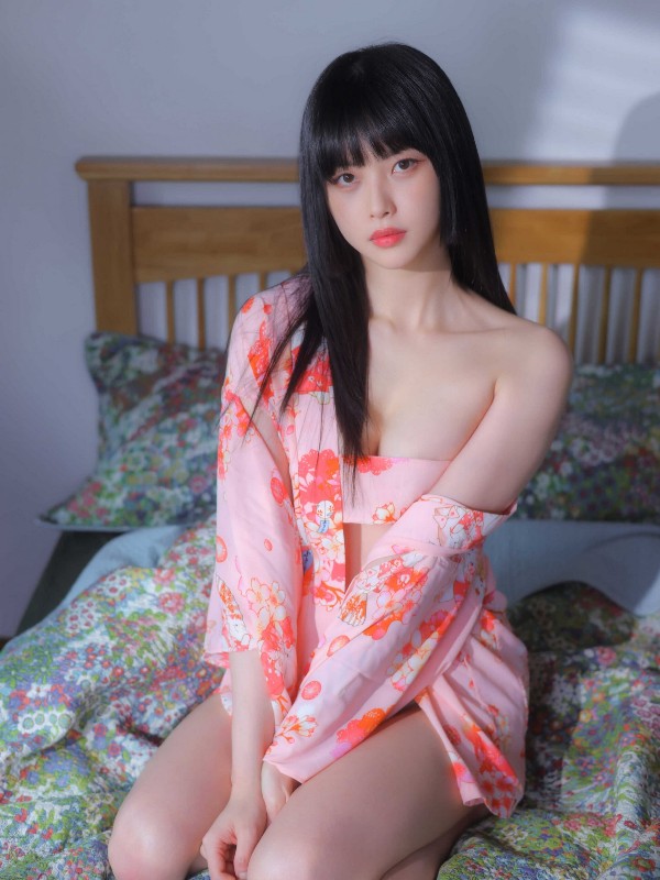 [Fantasy Factory] 小丁: Cosplay写真 – Milk Bath (56 photos + 2 videos)