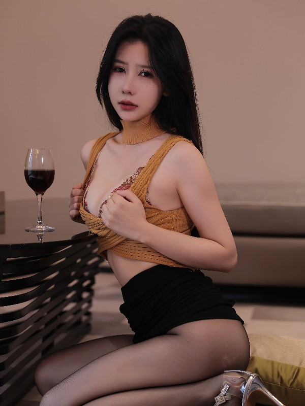 XIUREN No.6303: Yin Tian Tian (尹甜甜) (55 photos)
